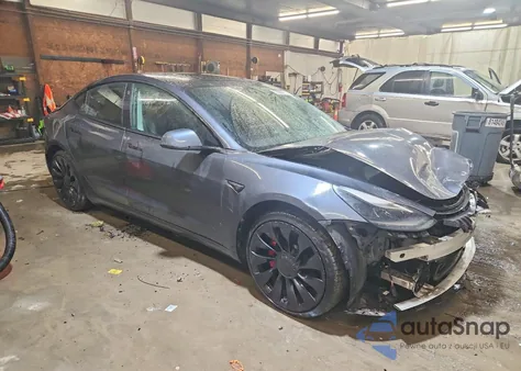 2022 Tesla Model 3 z USA, uszkodzony, nr VIN 5YJ3E1EC7NF244342